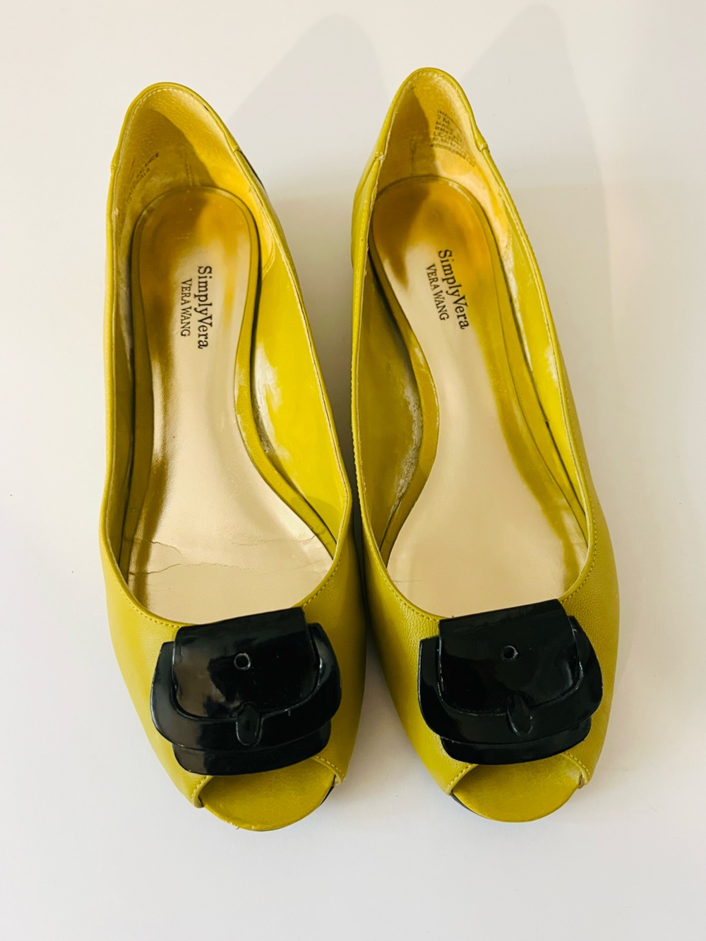 Simply Vera Vera Wang Yellow Peep-Toe Flats with Black Buckle Size 7